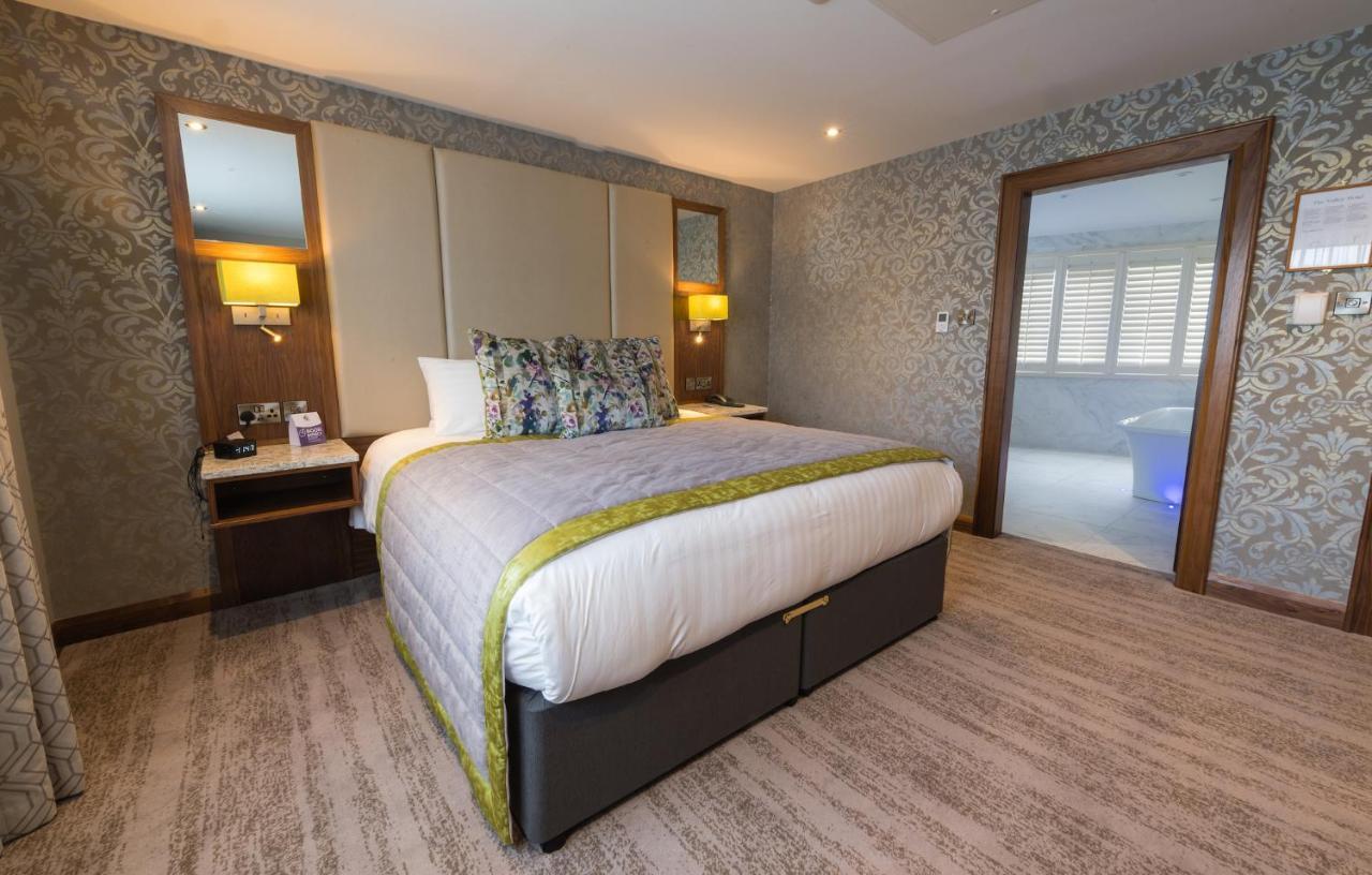 The Valley Hotel & Carriage Gardens Fivemiletown Bagian luar foto