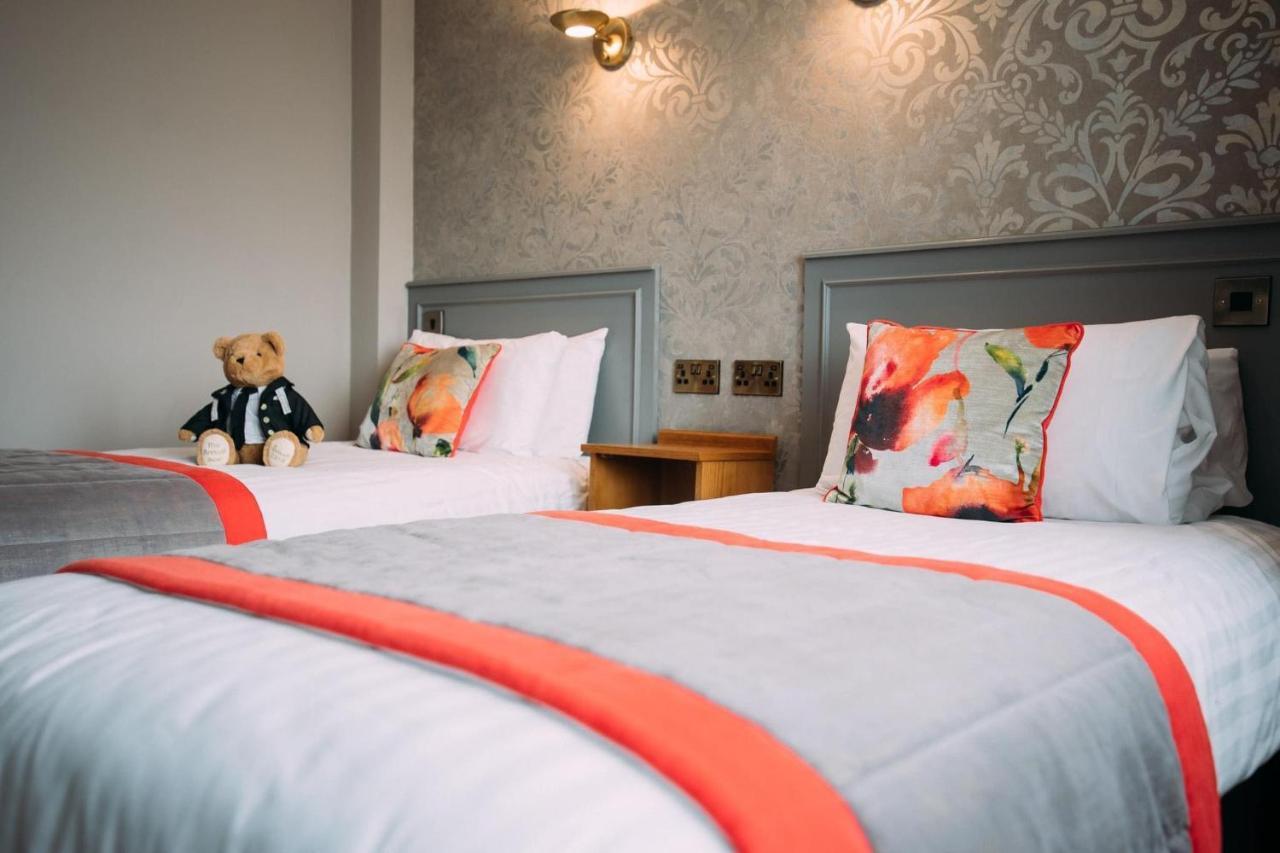 The Valley Hotel & Carriage Gardens Fivemiletown Bagian luar foto