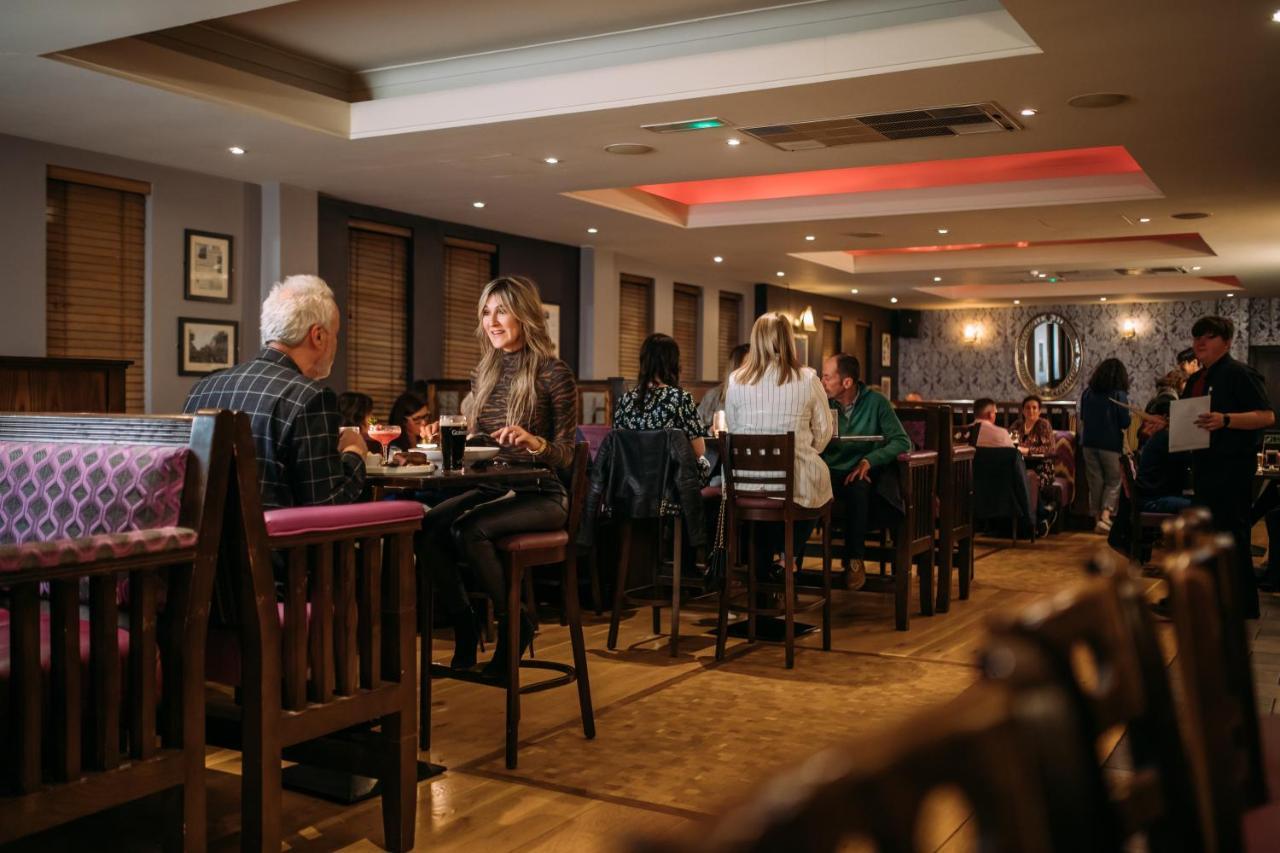 The Valley Hotel & Carriage Gardens Fivemiletown Bagian luar foto