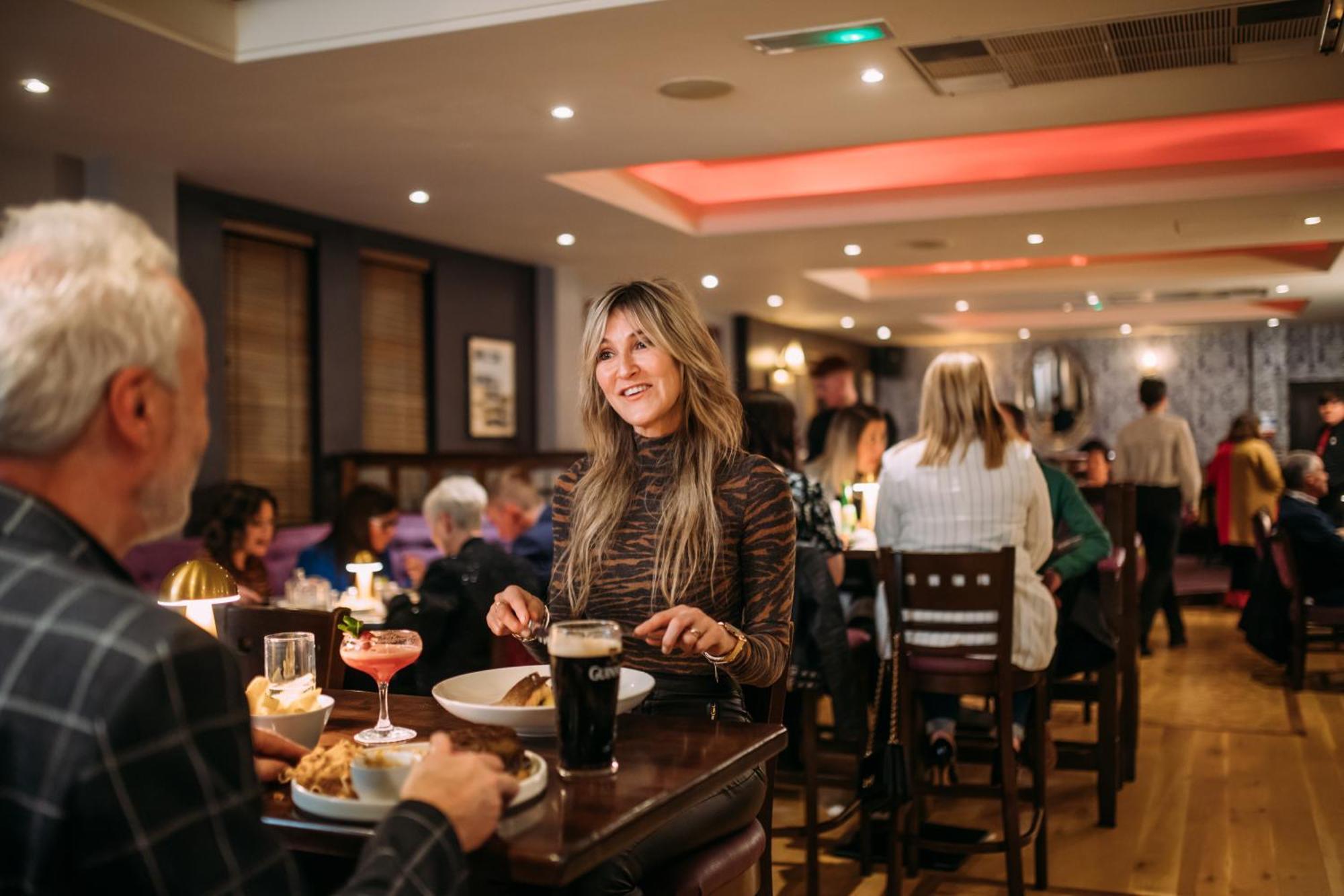 The Valley Hotel & Carriage Gardens Fivemiletown Bagian luar foto