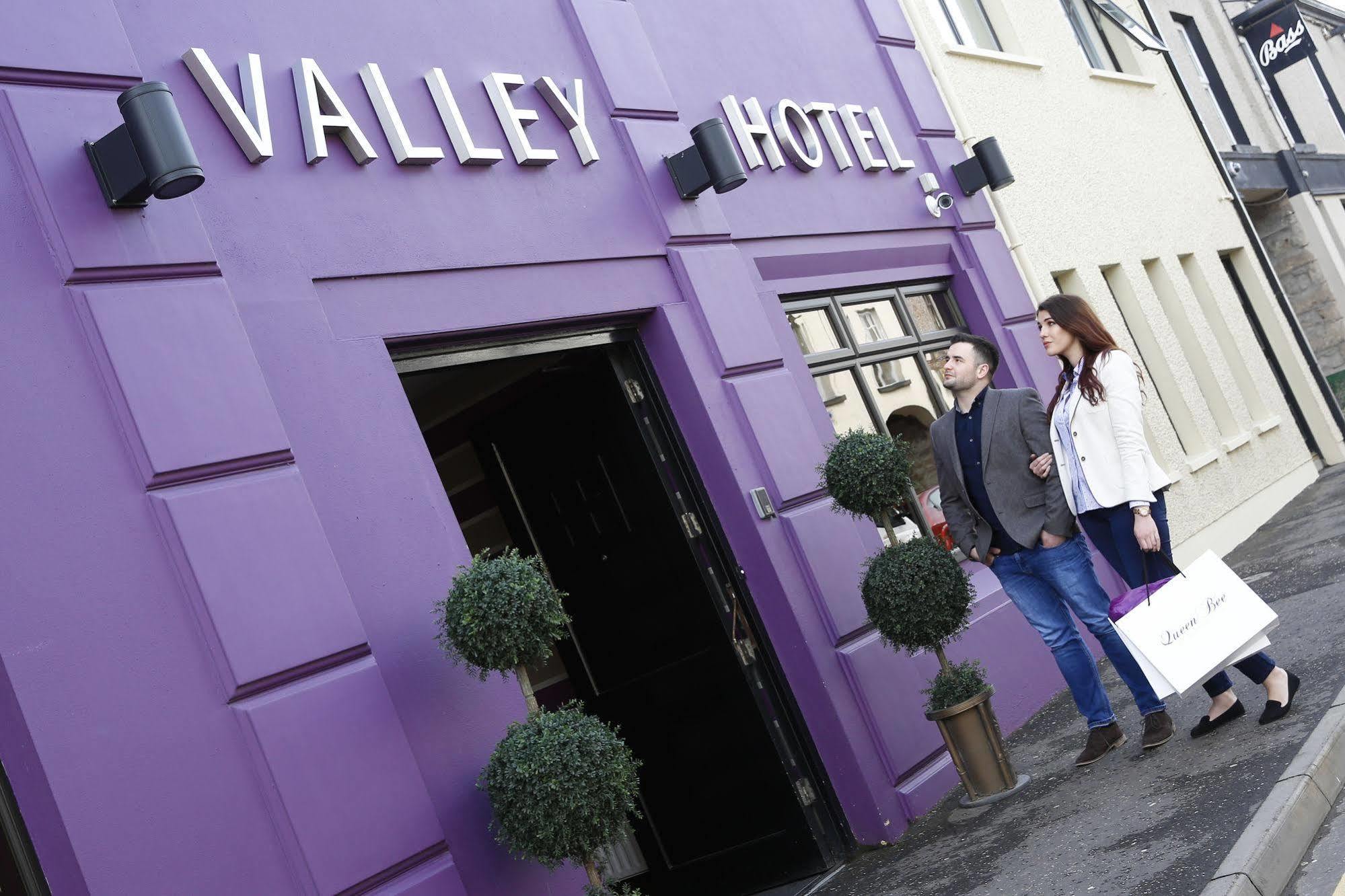 The Valley Hotel & Carriage Gardens Fivemiletown Bagian luar foto
